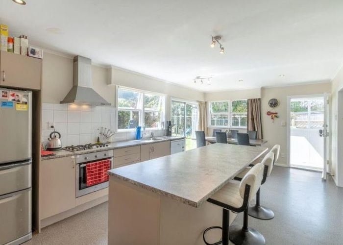  at 2 Hinemoa St, Paraparaumu, Kapiti Coast, Wellington