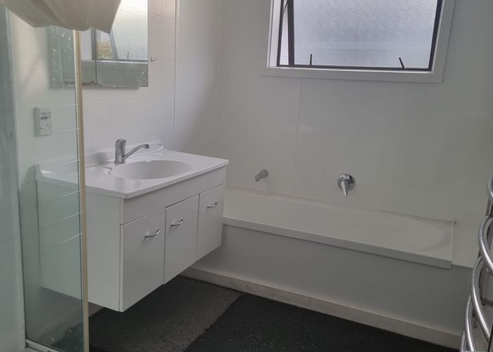  at 4 Oakfield St, Burnside, Christchurch City, Canterbury