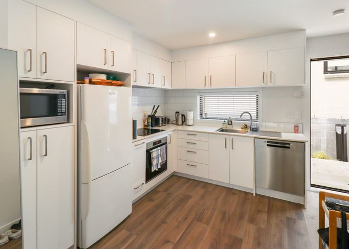  at 27 Whanui Place, Mangere Bridge, Manukau City, Auckland