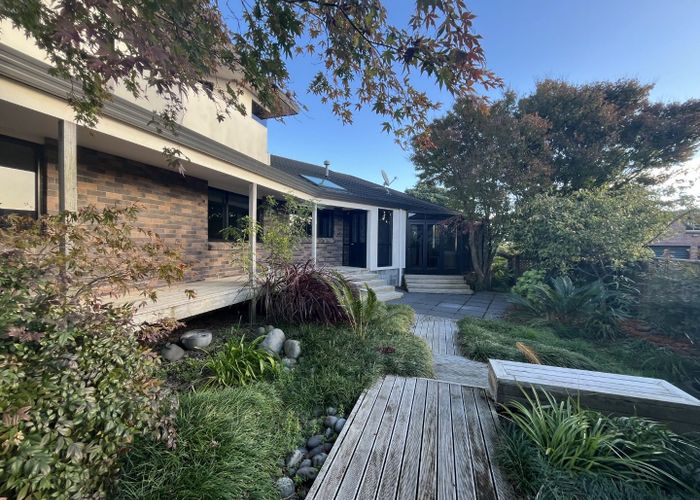  at 15 Del Mar Place, Merrilands, New Plymouth
