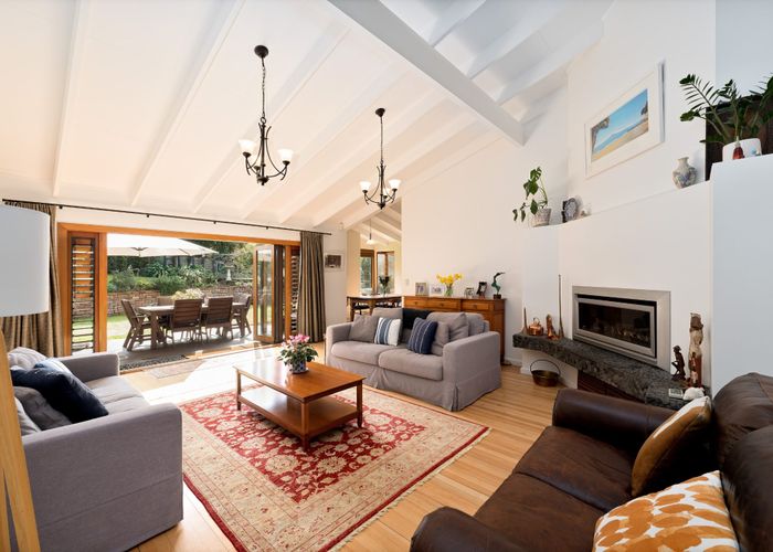  at 37 Kiteroa Terrace, Rothesay Bay, Auckland
