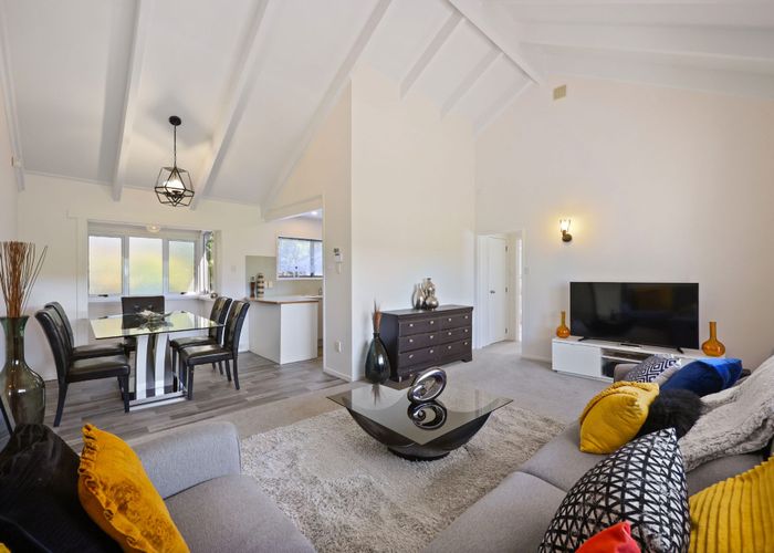  at 2/30 Curacao Place, Half Moon Bay, Manukau City, Auckland