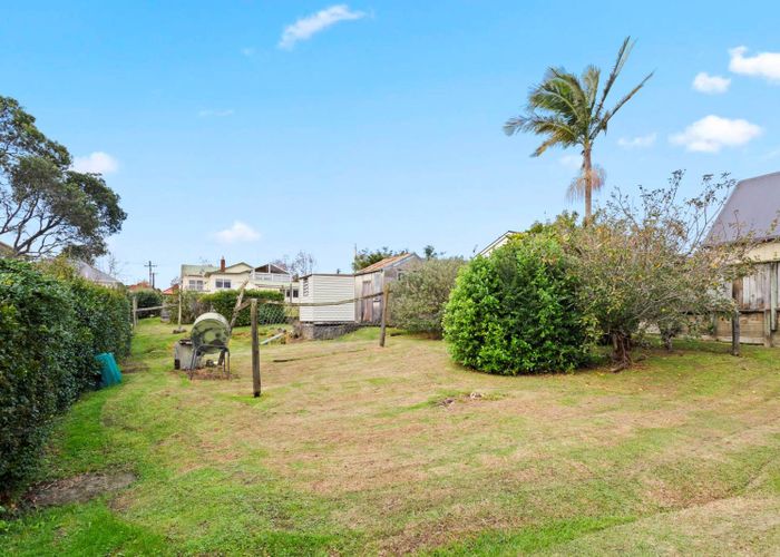  at 51 Willerton Avenue, New Lynn, Waitakere City, Auckland