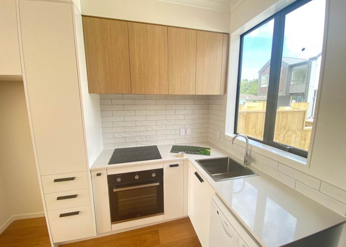  at 8/31 Mahalo Avenue, Wiri, Manukau City, Auckland