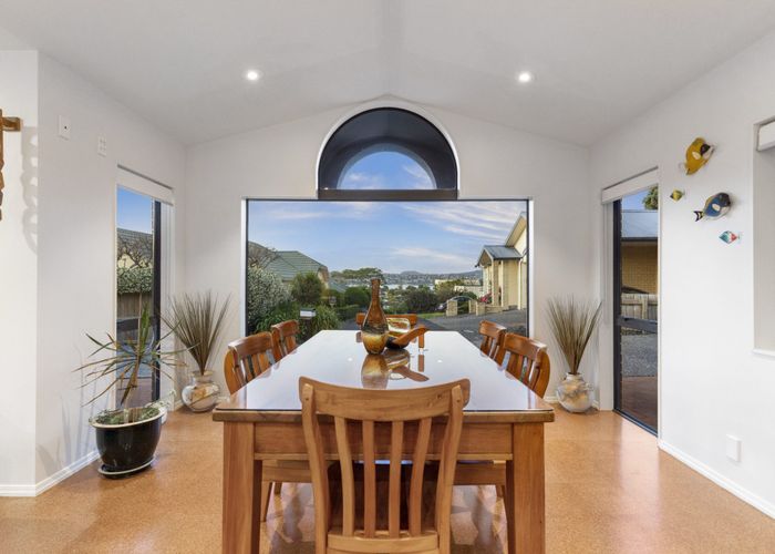  at 10 Fallsbrook Lane, Mangere Bridge, Auckland