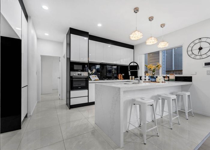  at 21  Horsefields Drive, Flat Bush, Manukau City, Auckland