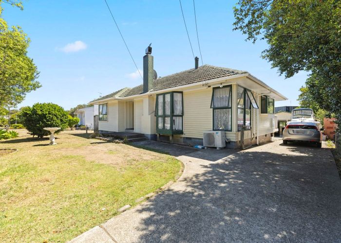  at 4 Staines Avenue, Mangere East, Auckland