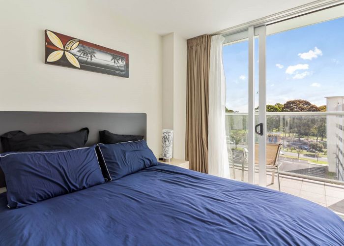  at 402/17 Osterley Way, MANUKAU, AUCKLAND