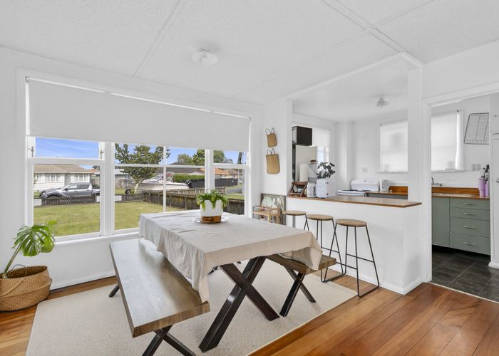  at 15 Willis Street, Bader, Hamilton