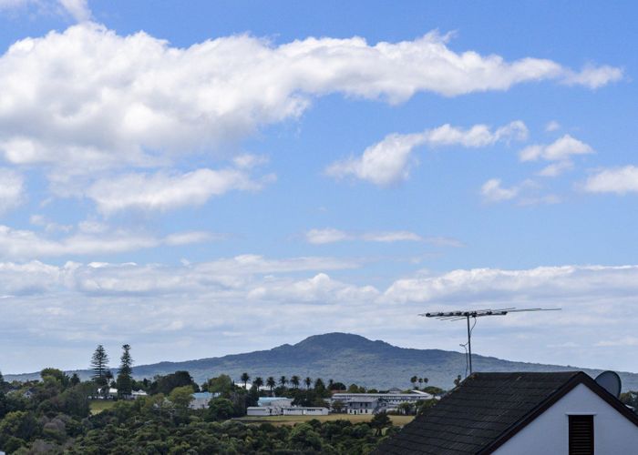  at 3/132 St Johns Road, Meadowbank, Auckland