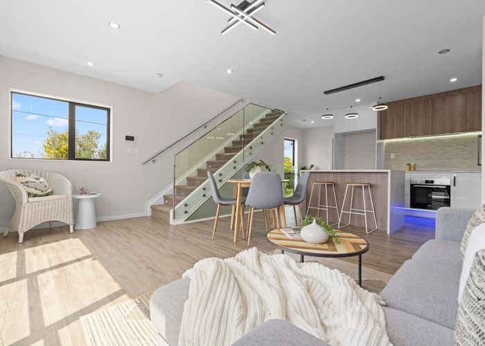  at 6/18 Hutchinsons Road, Bucklands Beach, Auckland