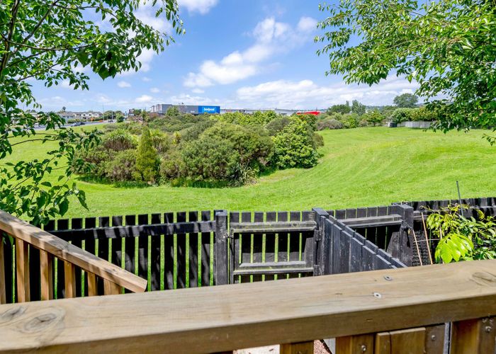  at 27/47A Huntington Drive, Huntington Park, Manukau City, Auckland