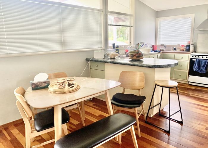  at 21 Riverpark Cres, Henderson, Waitakere City, Auckland