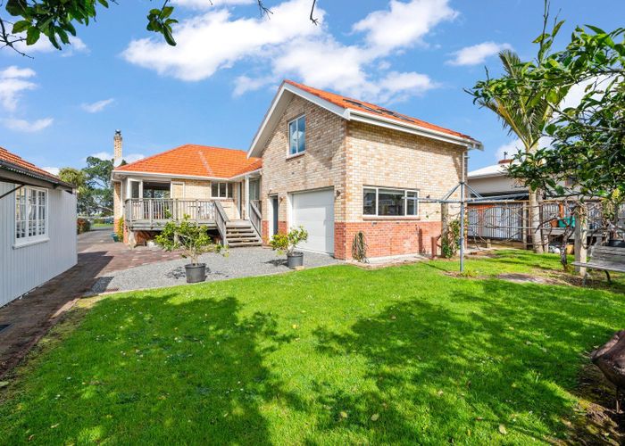  at 9 Shortt Avenue, Mangere Bridge, Manukau City, Auckland