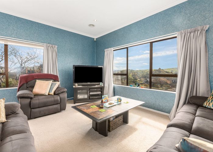  at 7 The Top Gallant, Whitby, Porirua