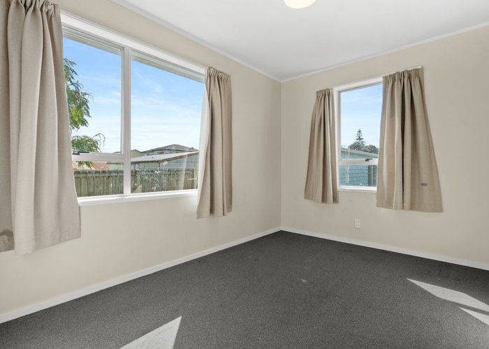  at 400 Roscommon Road, Manurewa, Manukau City, Auckland