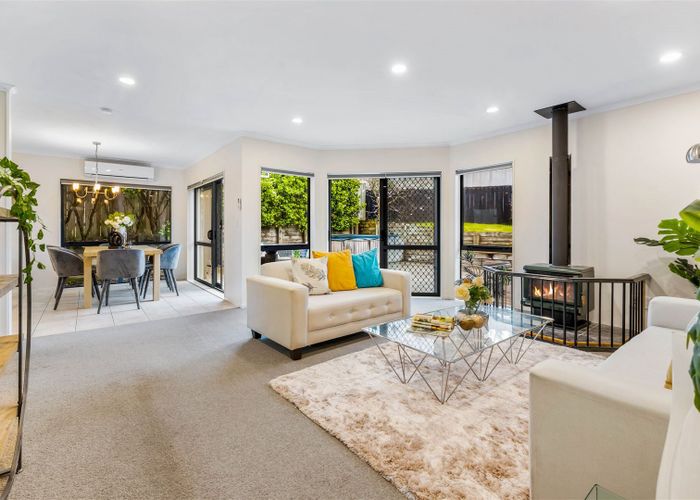  at 14 Ginders Drive, Massey, Auckland