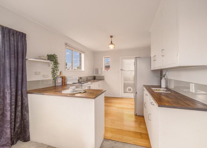  at 2/25 Sylvia Street, Parklands, Christchurch