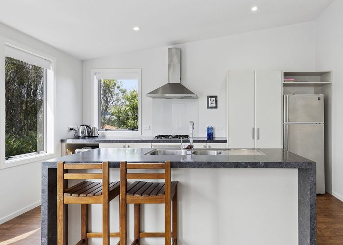  at 3 Kaweka Close, Aotea, Porirua, Wellington