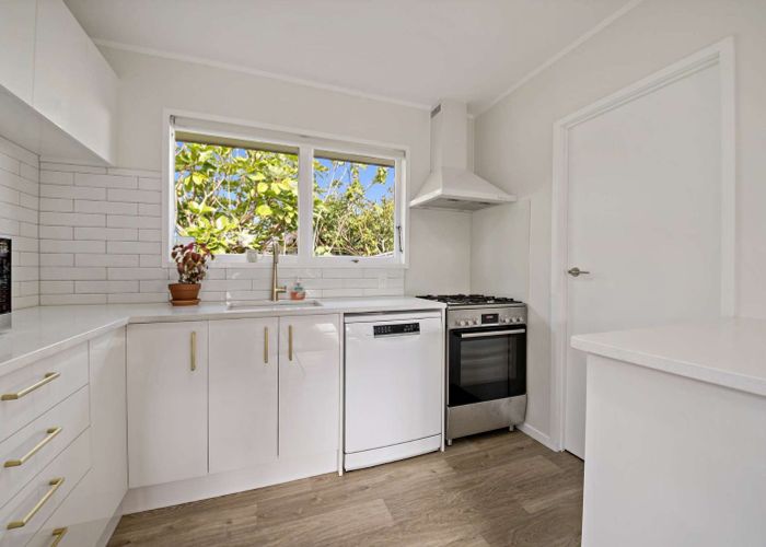  at 2/15 Lynette Place, Mangere, Manukau City, Auckland