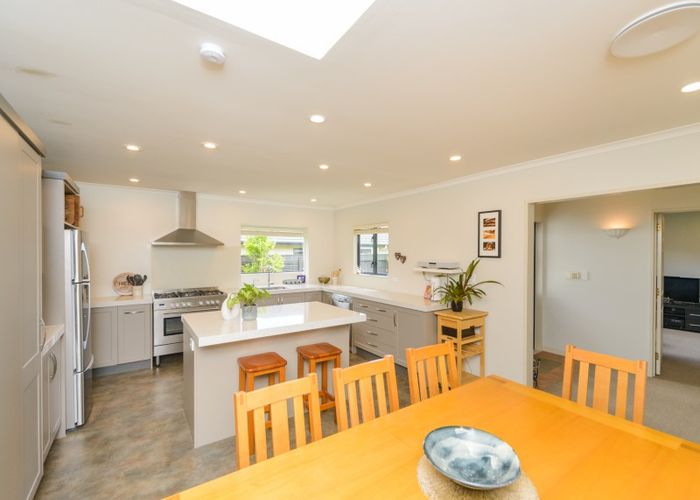  at 100 Summerhill Drive, Fitzherbert, Palmerston North
