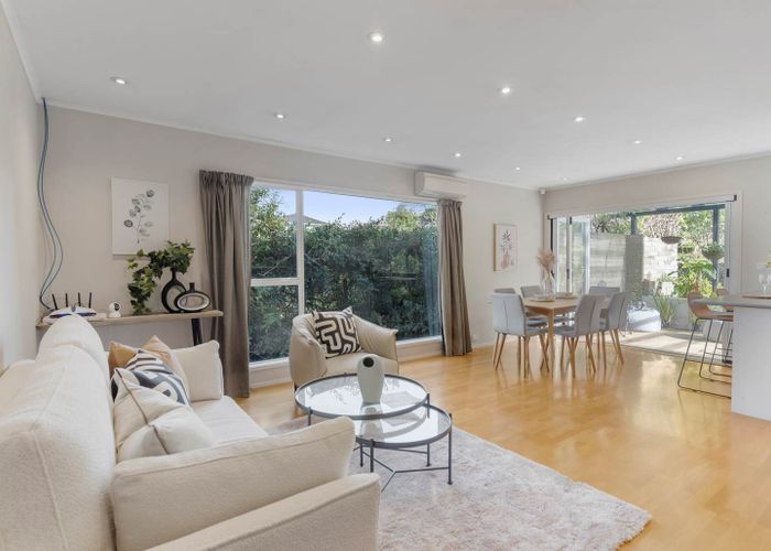  at 52 Meadowvale Avenue, Forrest Hill, Auckland