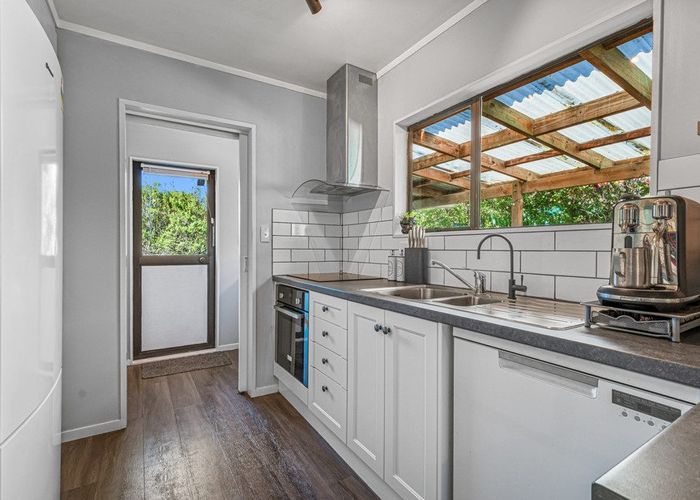  at 22 Zingaro Place, Massey, Auckland