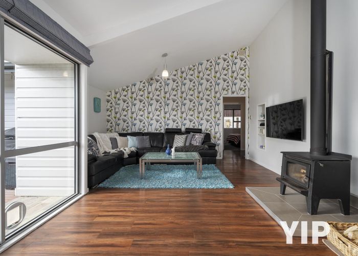  at 8 Gow Street, Newlands, Wellington