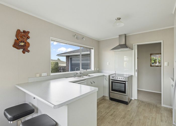  at 4/3 Sandel Rise, Merrilands, New Plymouth, Taranaki