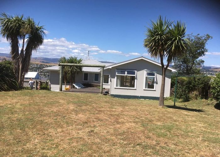  at 39  Hiwi Crescent, Titahi Bay, Porirua, Wellington