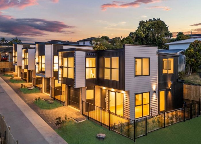  at 12E Hewlett Road, Massey, Auckland