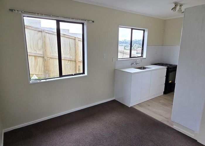  at 2/20 Applewood Drive, Henderson, Waitakere City, Auckland