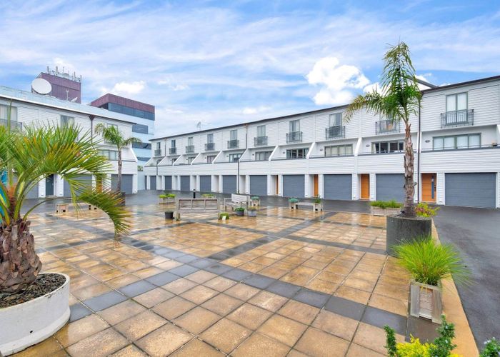  at 18/10 Ruru Street, Eden Terrace, Auckland City, Auckland