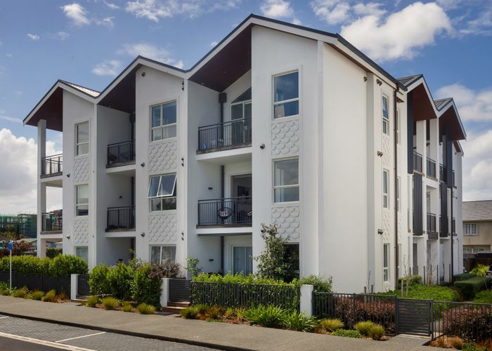  at 106/26A Racecourse Parade, Avondale, Auckland