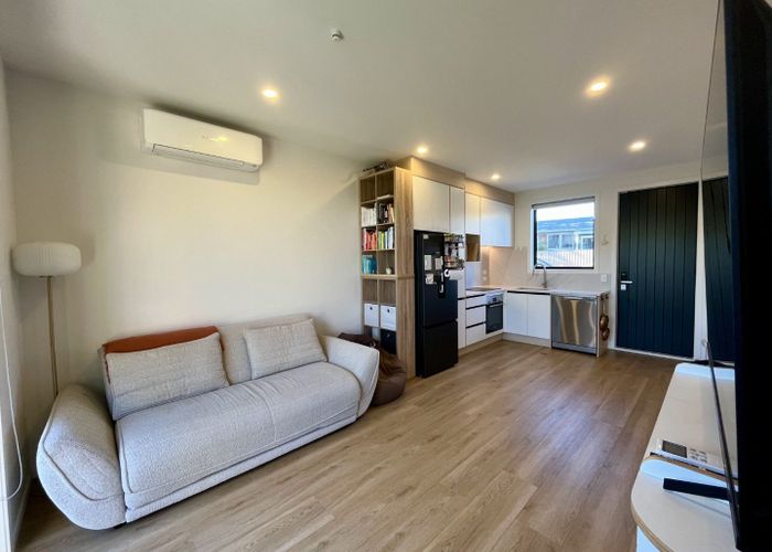  at 27D Dawnhaven Drive, Te Atatu Peninsula, Waitakere City, Auckland