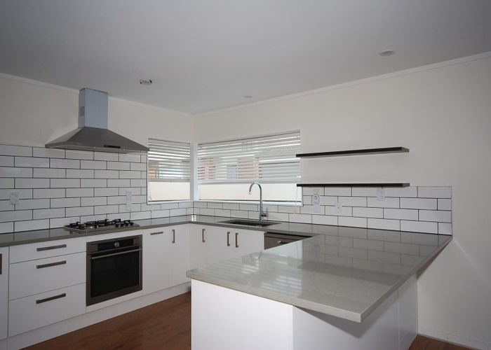  at 2/33 Robert Street, Ellerslie, Auckland City, Auckland