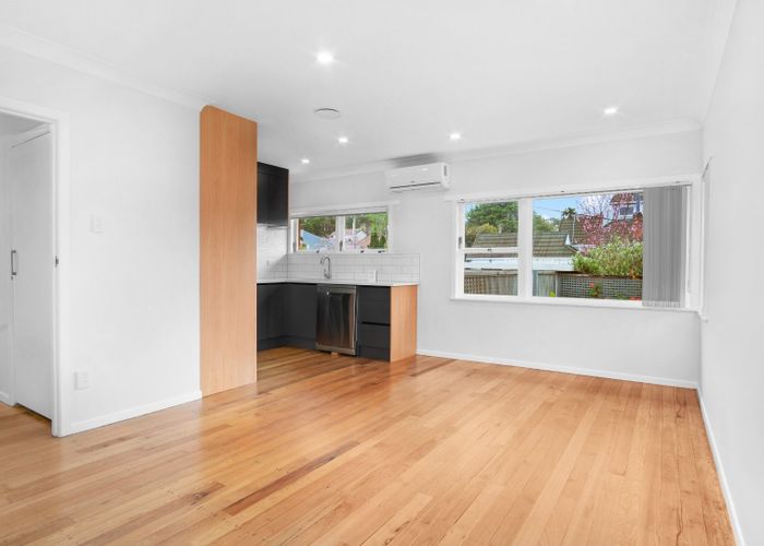  at 1/37 Tawera Road, Greenlane, Auckland