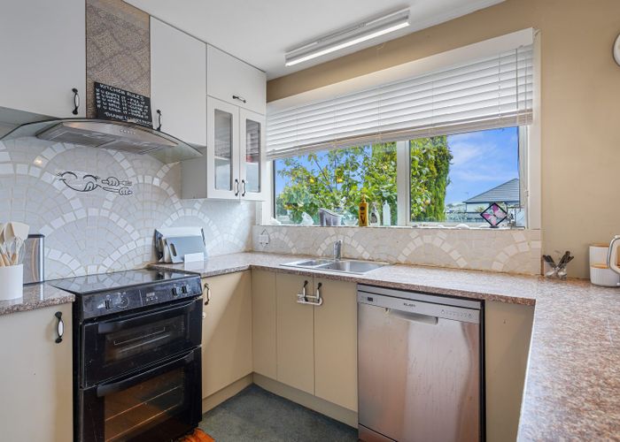  at 102 Effingham Street, North New Brighton, Christchurch
