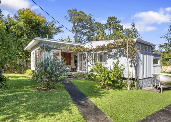  at 94 Aeroview Drive, Beach Haven, Auckland