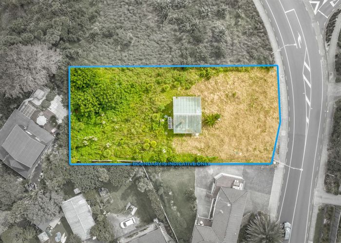  at 1088 Beach Road, Torbay, Auckland