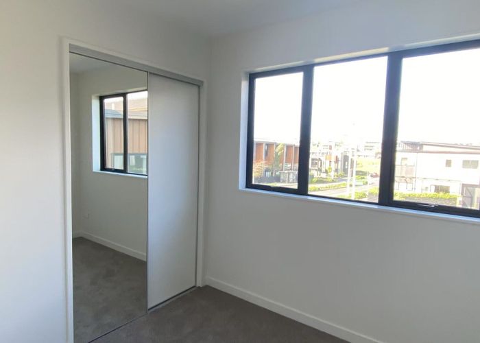  at 1/130 Te Oneroa Way, Long Bay, North Shore City, Auckland
