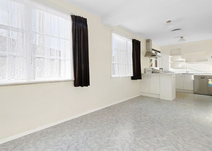  at 41 Lyndfield Lane, Newlands, Wellington