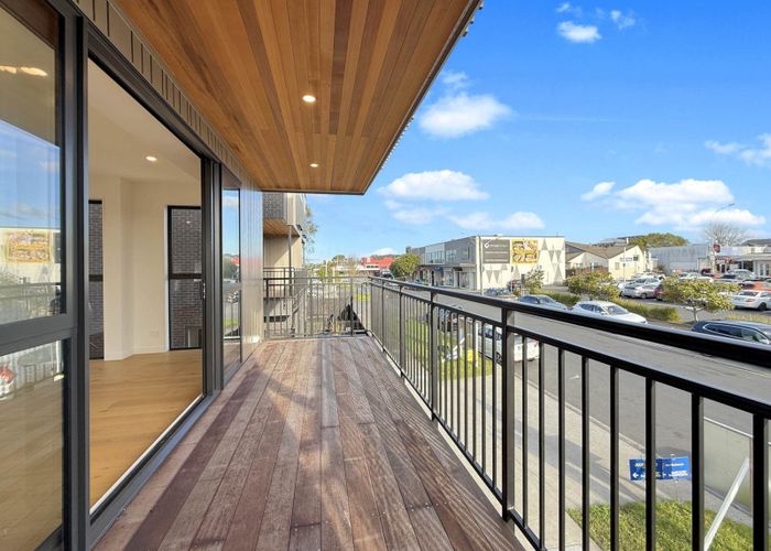  at 1/11 Huia Road, Point Chevalier, Auckland City, Auckland
