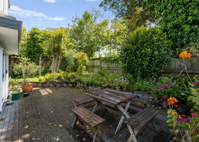  at 27 Domett Avenue, Epsom, Auckland City, Auckland