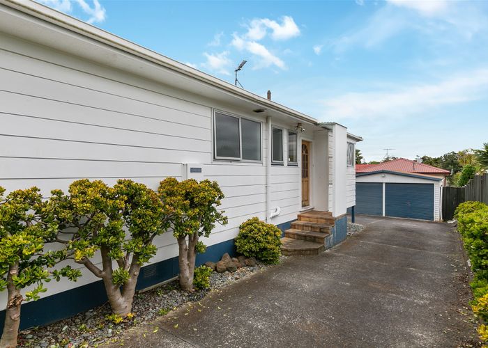  at 165 Gills Road, Half Moon Bay, Auckland