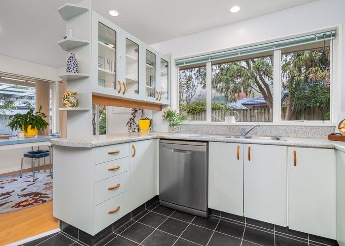  at 2 Malthouse Lane, Heathcote, Christchurch City, Canterbury