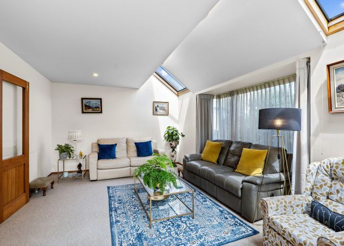  at 2/180 Main Road, Redcliffs, Christchurch City, Canterbury
