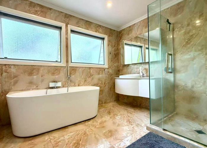  at 1/18 Gretel Place, Hillcrest, North Shore City, Auckland