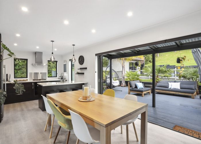  at 20 Laingfield Terrace, Laingholm, Waitakere City, Auckland