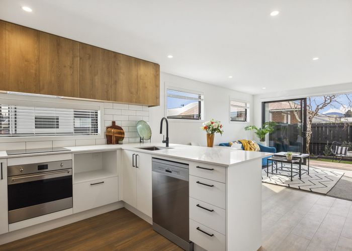  at 67c Royal Crescent, Saint Kilda, Dunedin, Otago